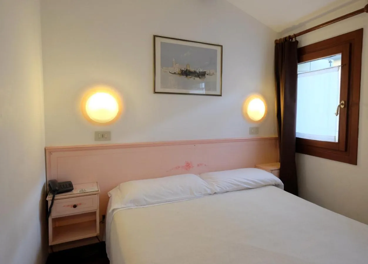 Hotel Ai Do Mori Venice