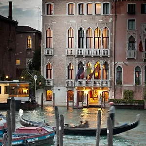 Pesaro Palace Velence