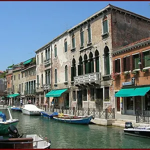 https://residence-odoni.hotelslidodijesolo.com