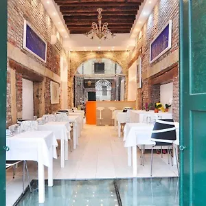 https://al-mascaron-ridente.hotelslidodijesolo.com